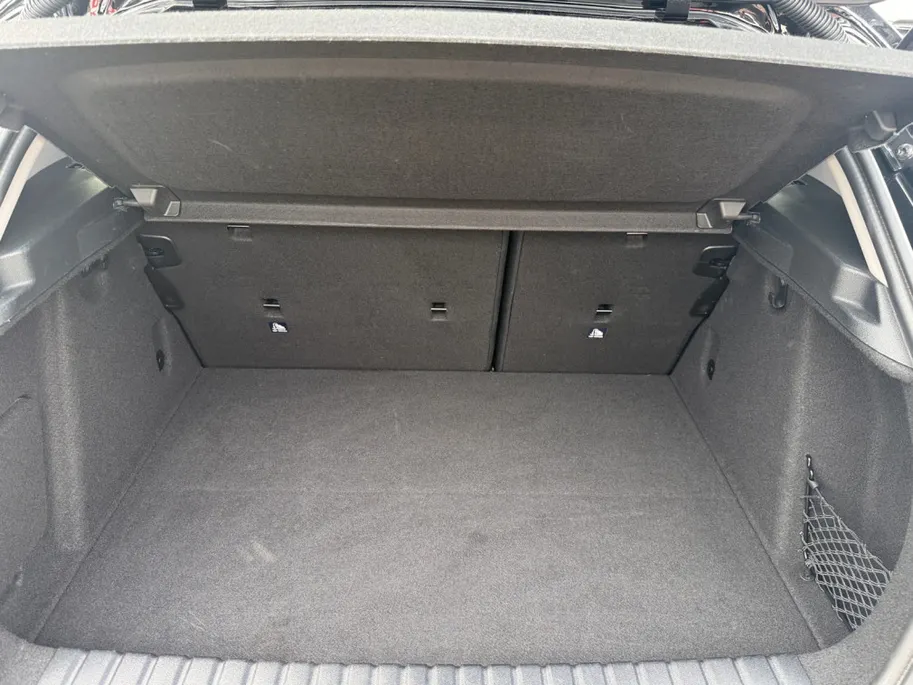 BMW 1 Serie Limousine 118i Sport Line Apple/Android draadloos | Automaat | Climate Con
