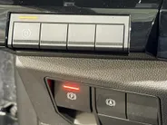 Renault Austral 200PK E-Tech Full Hybrid Techno Esprit Alpine AT | Trekhaak | All Season Banden | Climate Control | Digital Cockpit | Camera | Parkeersensoren | Adaptive Cruise Control | Lichtmetalen Velgen |