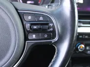 Kia e-Niro ExecutiveLine 64 kWh | Trekhaak | Stuur-/stoelverwarming + ventilatie | Leer | 17' LM | Cruise adapt. | Dodehoek detectie | LED | JBL audio |