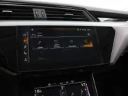 Audi e-tron e-tron 50 Quattro 313pk Launch Edition 71 kWh · SOH 94,9% · Camera · Luchtvering · Afneembare Trekhaak · Stoelverwarming · Elek. Achterklep ·