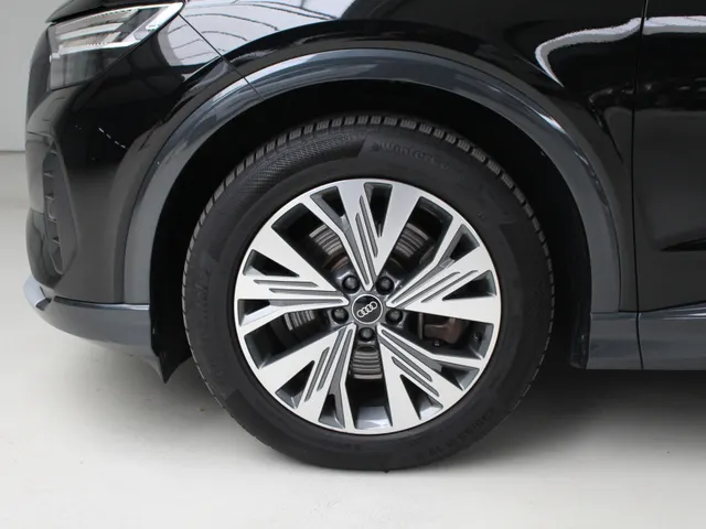 Audi Q4 e-tron 40 Advanced edition 77 kWh Navigatie | Inklapbare spiegels | Stoelverwarming | 98% SoH