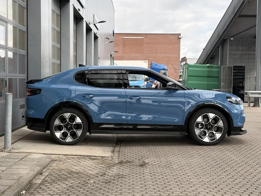 Ford Capri Collection Extended Range RWD 79 kWh UIT VOORRAAD I DRIVER ASSIST PACK I BODYKIT I WINTER PACK I 230V AANSLUITING I 21 ' LM VELGEN I APPLE CARPLAY / ANDROID AUTO I