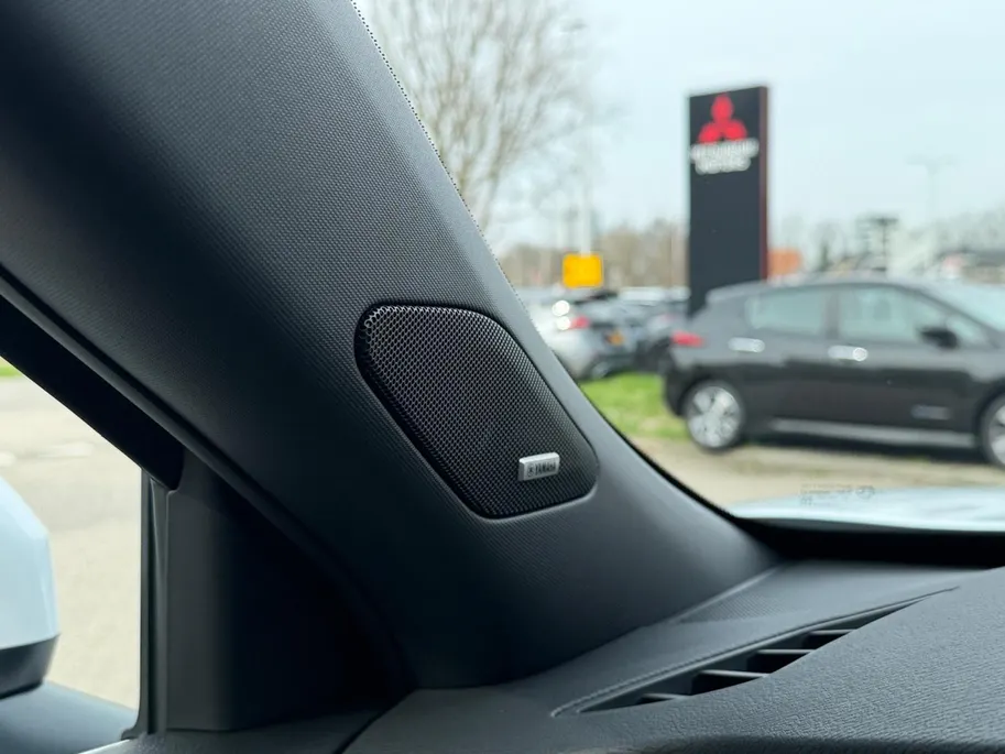 Mitsubishi Outlander 2.4 PHEV Intense + | Modeljaar 2026 | 6000 EURO Korting | Direct leverbaar | Rondom camera | Stoel stuur verwarming |