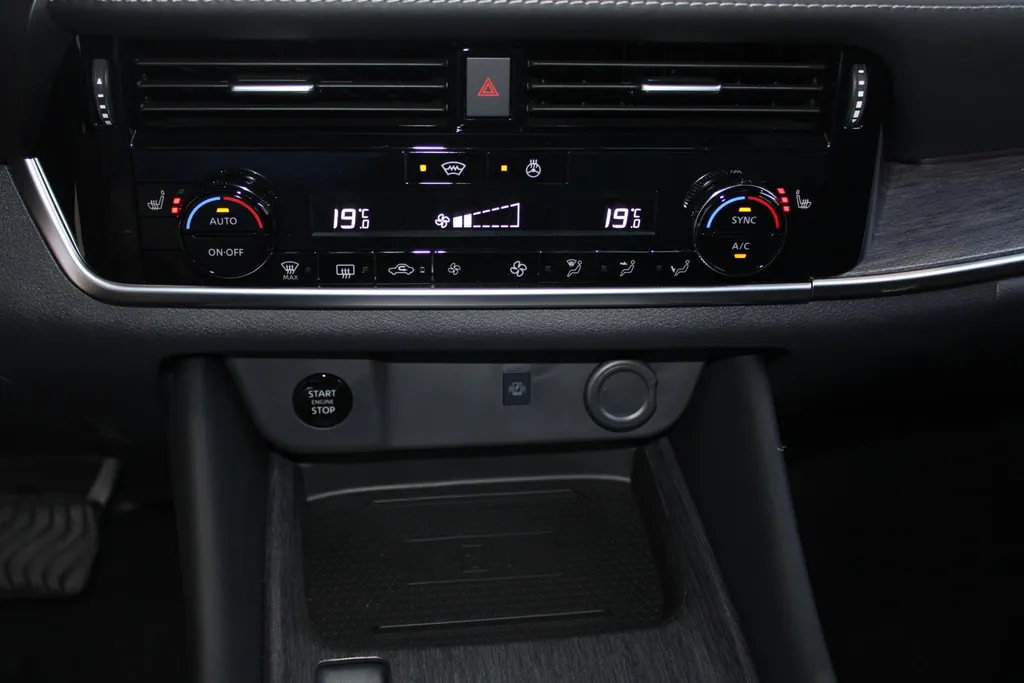 Nissan QASHQAI 1.3 MHEV Xtronic Tekna | Cold Pack | 1800kg trekgewicht | Navigatie | Apple carplay & Android auto | Stoel geheugen | Lederen bekleding | 360grd camera | pdc voor en achter | Electrische stoelverstelling |
