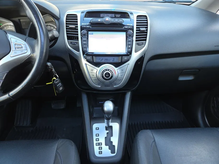 Hyundai ix20 1.6i i-Catcher Automaat | Panorama Dak | Camera | Navigatie | Metallic lak | Bovag garantie | Lage km stand | NAP