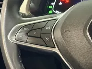Renault Captur 90PK TCe Techno | 1e eigenaar | Schuif-Kantel Dak | Camera | Navigatie | Apple Carplay/Android Auto | Parkeersensoren | Trekhaak | Climate Control | Lichtmetalen Velgen | Full LED |