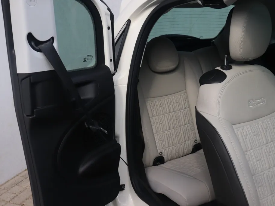 Fiat 500e 3+1 La Prima 42 kWh | Pano | Winter | JBL | 17'