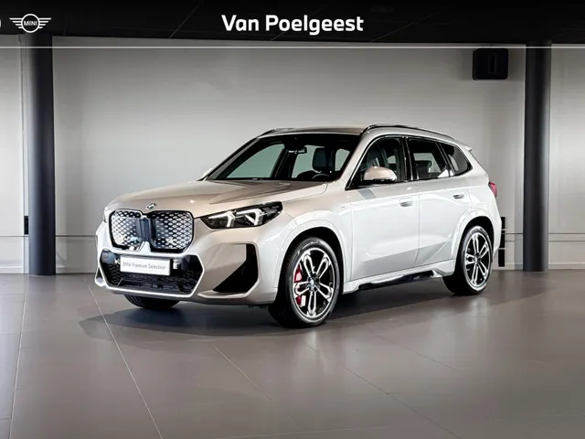 BMW iX1