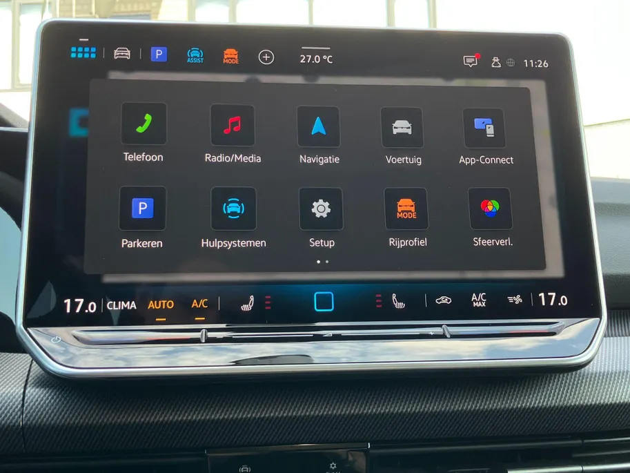 Volkswagen Golf 1.5eTSI/150PK R-Line Black Style · Panoramadak · Harman/Kardon sound · Apple/Android Car Play · Camera · Garantie t/m 14-09-2030 of 100000km.