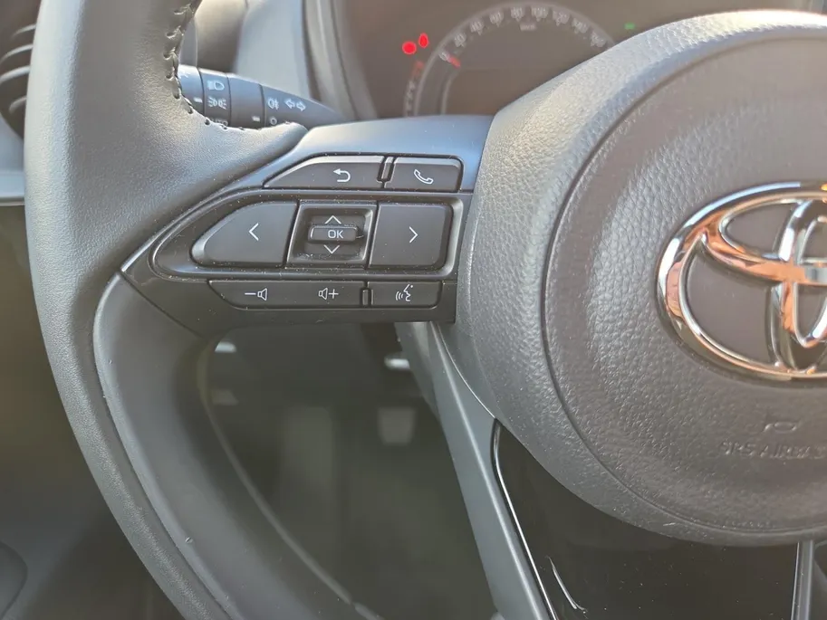 Toyota Aygo X 1.0 VVT-i MT Play | Zeer nette auto | Apple CarPlay & Android Auto | Camera | 100 % onderhouden | Fabrieksgarantie t/m 8-2034 |
