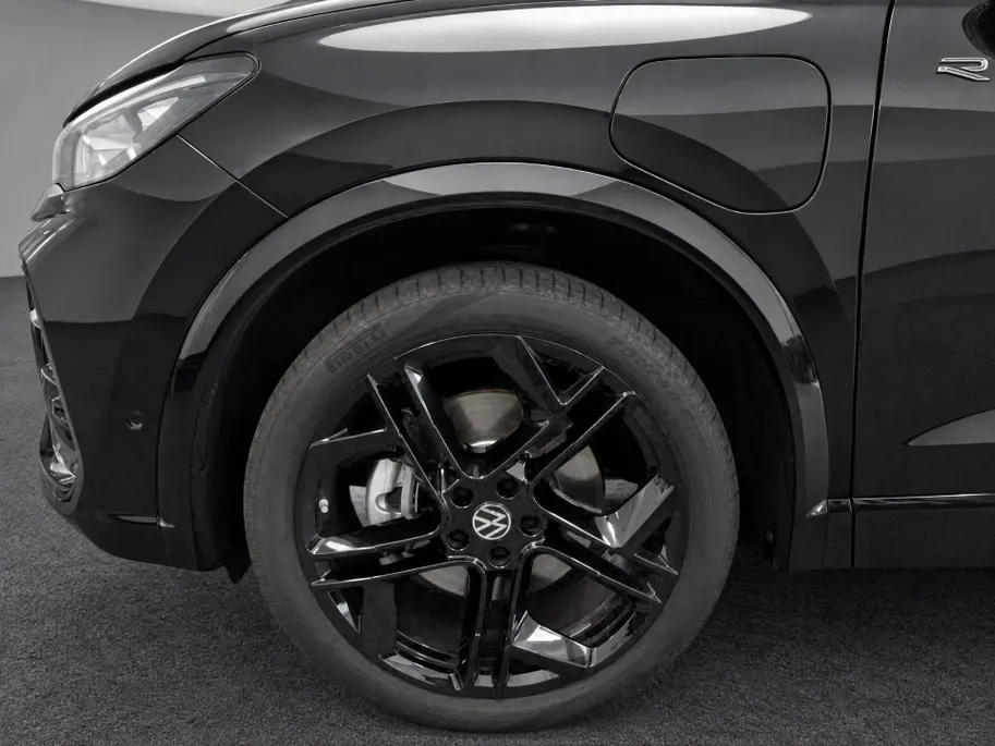 Volkswagen Tiguan 1.5 272pk DSG eHybrid R-Line Edition · Panoramadak · Wegklapbare Trekhaak · 360 Camera · Verwarmbare Voorruit · 20'' Inch · Garantie t/m 16-04-2030 of 100.000km