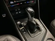 Volkswagen Tiguan 1.4TSIeHybrid 180kW/245PK R-Line DSG · Panoramadak · Trekhaak · 360°Camera + Parkeersensoren · Keyless entry