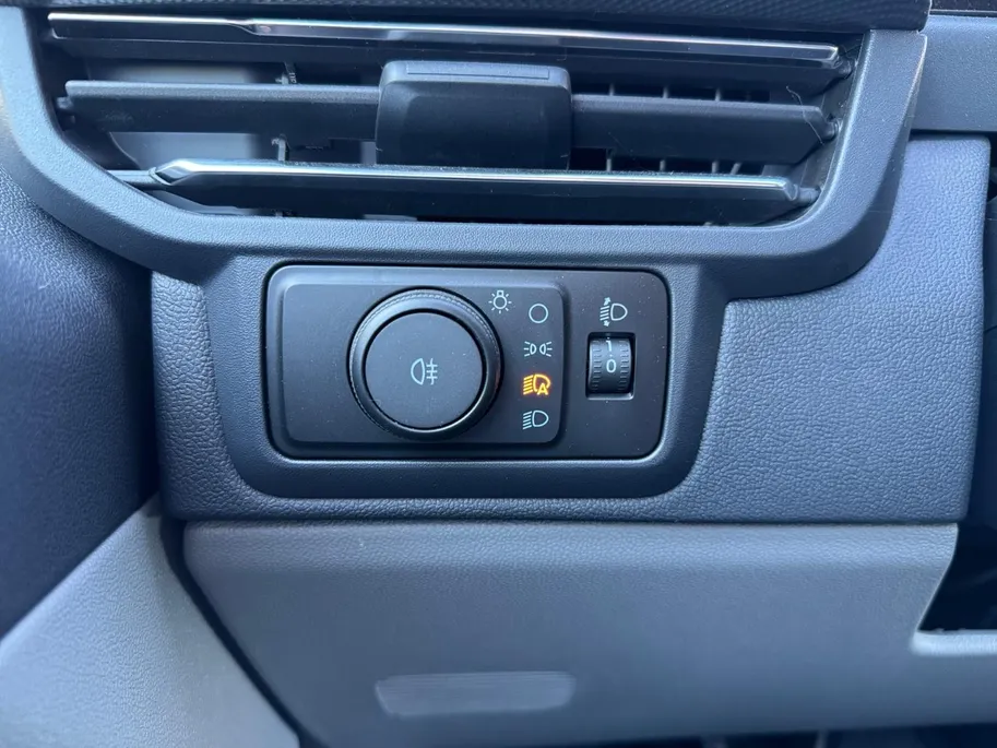 Ford E-Transit Custom 320 L2H1 Limited 64 kWh | DEMO | Inklapbare Trekhaak | Adaptive Cruise Control | BLISS | 17 inch lichtmetalen velgen | Verwarmbare Stoelen | Verwarmbare Voorruit