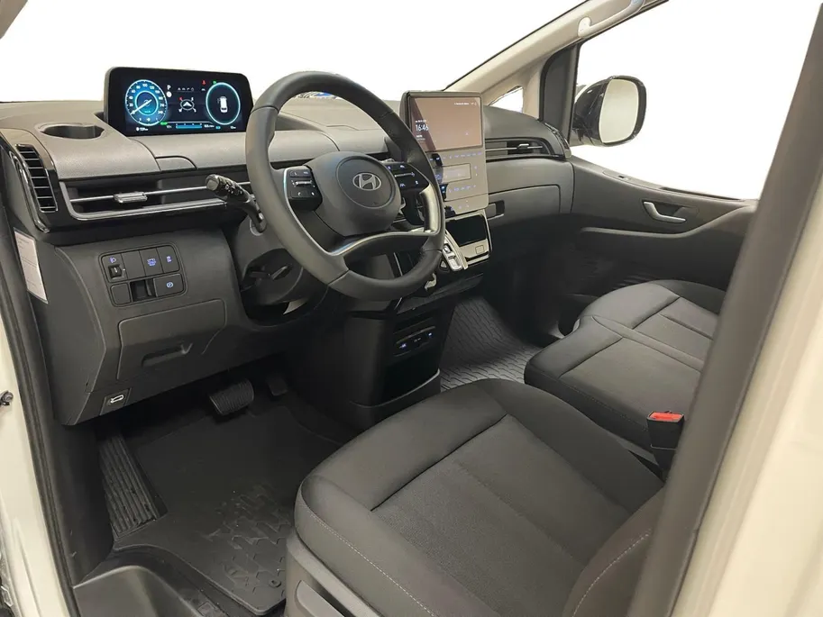 Hyundai Staria 1.6 T-GDI HEV | 3p. | Betimmerd! | Navi | Climate control | Carplay