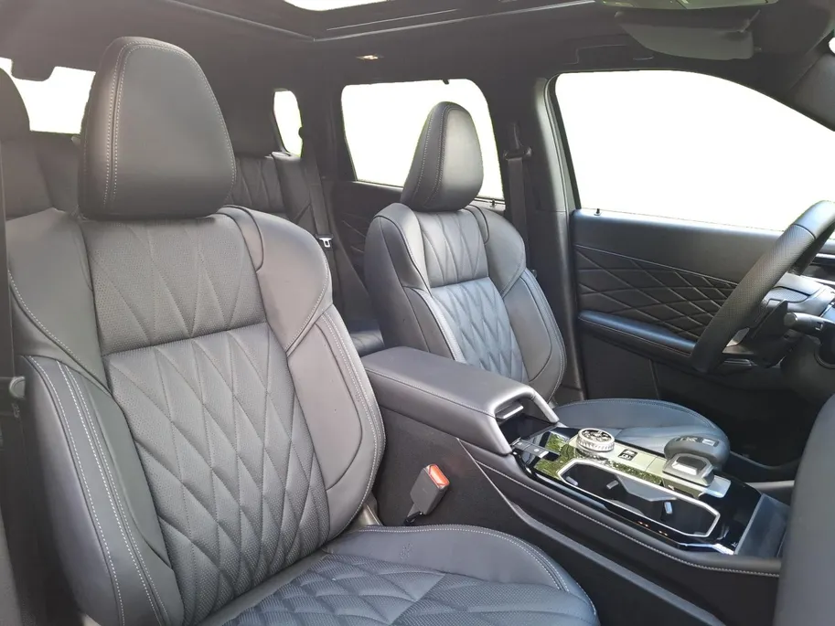 Mitsubishi Outlander 2.4 PHEV Black Edition | RIJDEND, VRAAG NAAR ACTUELE KM STAND | FULL OPTION | 360 CAMERA | STUUR, VOORRUIT, STOEL VERWARMING & VERKOELING |