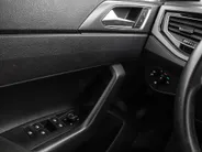 Volkswagen Polo 1.0 TSI 110pk DSG R-Line · Camera · Matrix LED · Stoelverwarming · Apple/Android Car Play · ACC · P-Sensoren · 17'Velgen ·