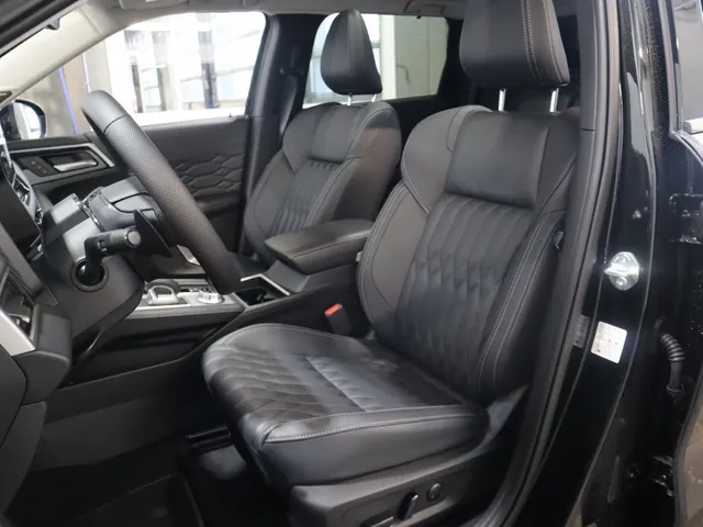 Mitsubishi Outlander 2.4 PHEV Instyle Trekhaak | Panodak | Adaptive Cruise | All Seas