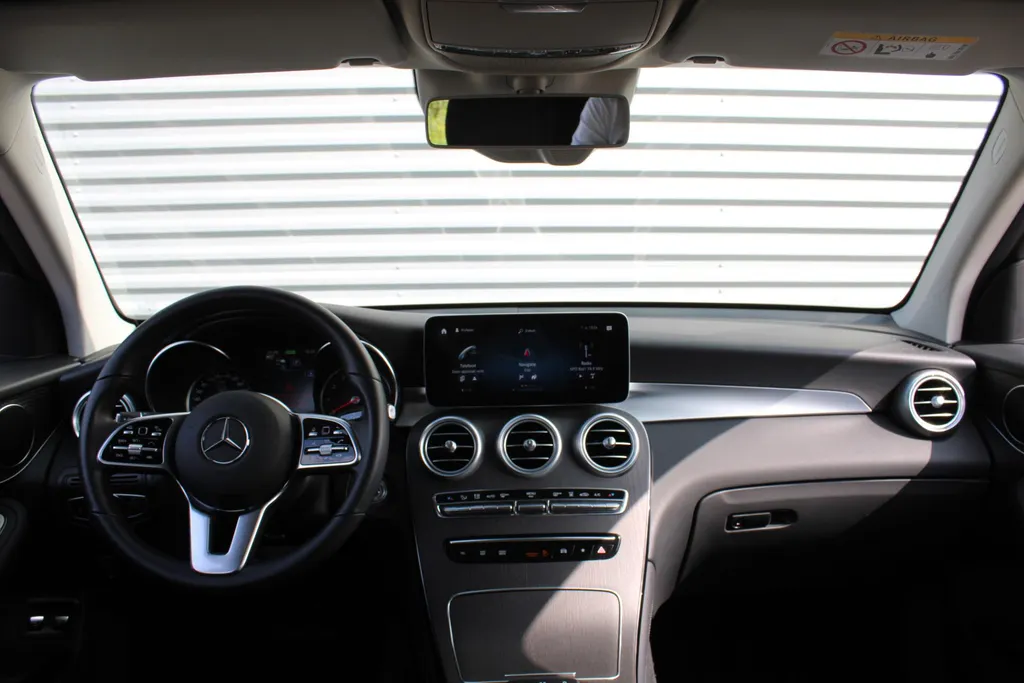 Mercedes-Benz GLC 300e 4MATIC | Plug-in | 320PK | Adap. Cruise | Rondom camera | 18' LM | Parkeerpakket |