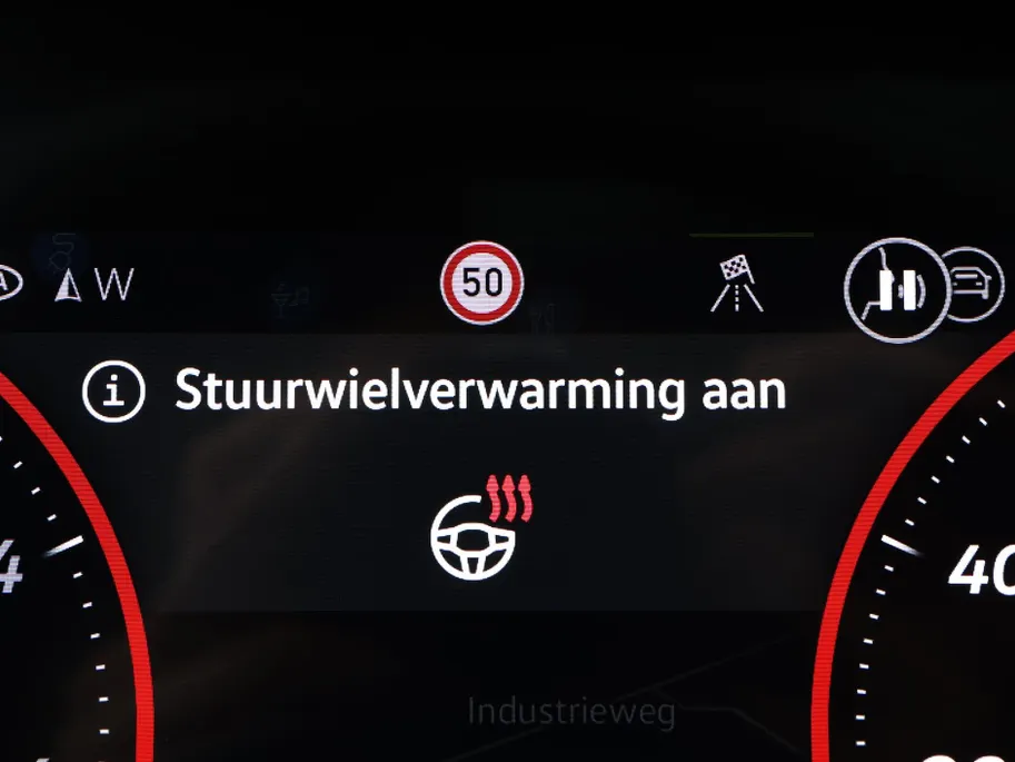 Volkswagen Touareg 3.0 TSi 462pk DSG eHybrid 4MOTION R · SOH 96.9% · Panoramadak · 360 Camera · Luchtvering · Wegklapbare Trekhaak · Stoelventilatie · Elek. Voorstoelen · 21'' Inch ·
