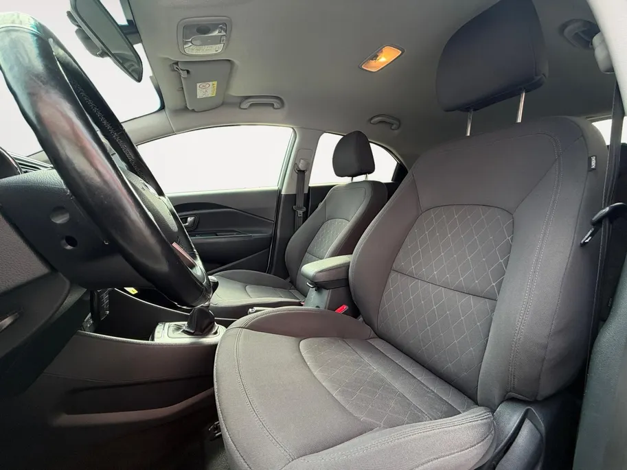Kia Rio 1.2 CVVT ExecutiveLine Navigatie| Stoel verwarming| Camera| Lichtmetalen velgen| donker getint glas| Climate Control
