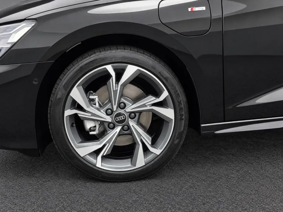 Audi A3 Sportback 40 TFSI e S edition 204 PK · Assistentiepakket rijden en parkeren plus · Optiekpakket zwart plus · Lichtpakket plus ambient light · MEGA Sale