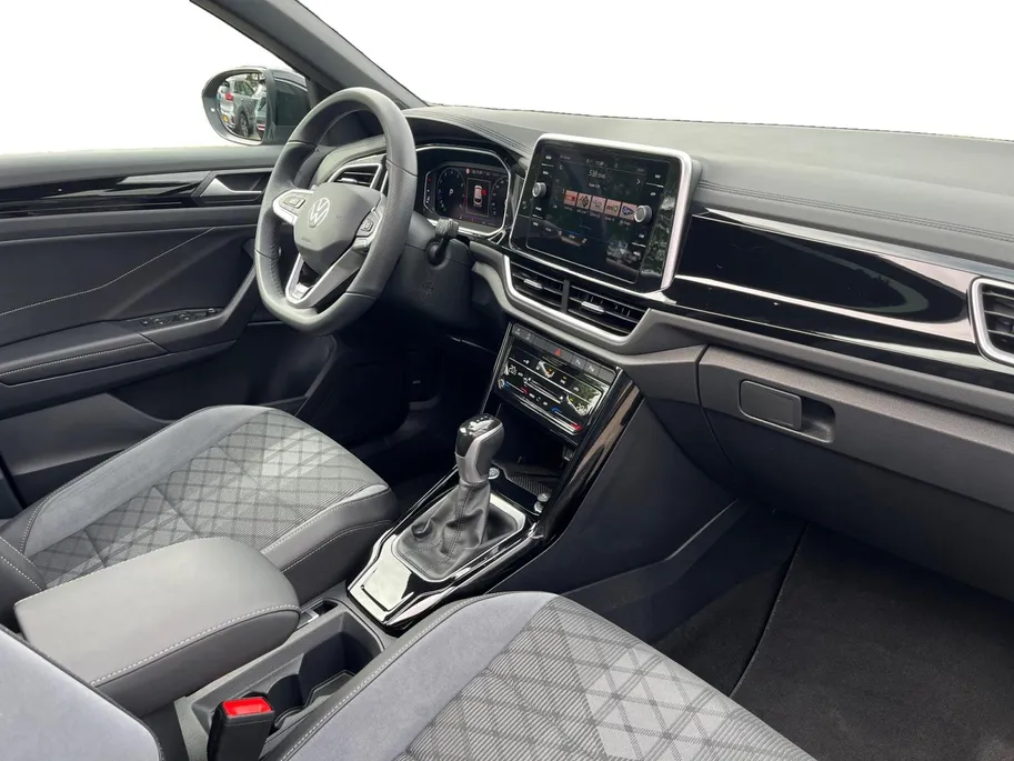 Volkswagen T-Roc 1.5 TSI R-Line Edition | Panoramadak | Parkeercamera | Adaptieve Cruise Control