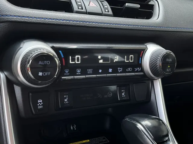 Toyota RAV4 2.5 Hybrid Bi-Tone