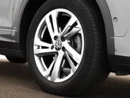 Volkswagen T-Roc 1.5TSI/150PK R-Line Business+ · Panoramadak · Trekhaak · Camera · Apple/Android Car Play · Navigatie · Stoelverwarming · Garantie t/m 09-10-2027 of 100000km.