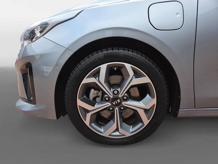 Kia Ceed Sportswagon 1.6I PHEV ExecutiveLine | Automaat | Dealer onderhouden | Panorama dak | Stoelverwarming en Ventilatie | Dodehoek Detectie | Leder | Carplay | Camera | Cruise Control Adaptief |