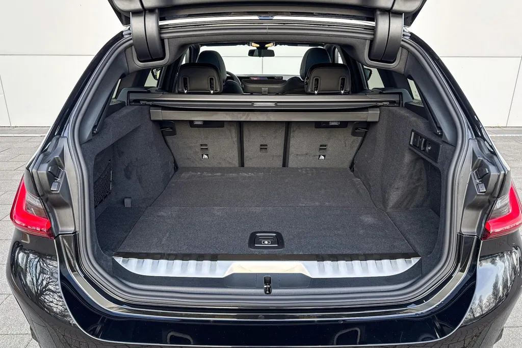 BMW 3 Serie Touring 330e