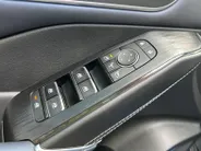 Nissan QASHQAI 1.3 MHEV Tekna Apple Carplay/Android Auto , navigatiesysteem full map , elektrisch bedienbare achterklep met sensorsturing, panoramadak , cruise control adaptief , lichtmetalen velgen 19'