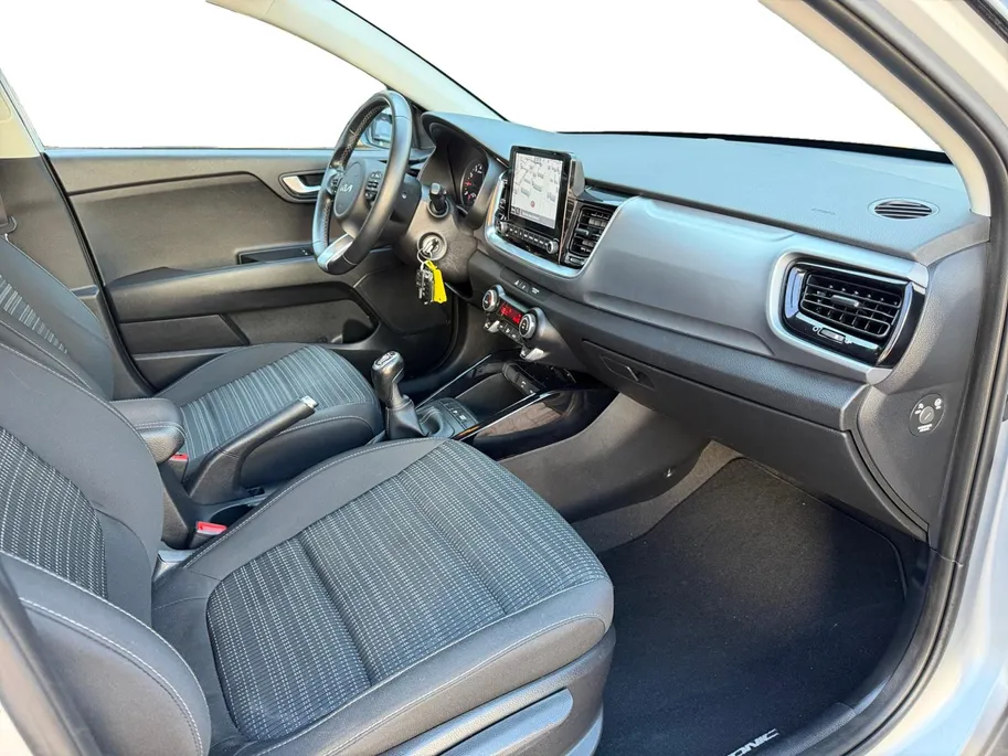Kia Stonic 1.0 T-GDi MHEV DynamicLine | Volledig dealer onderhouden | Trekhaak | Navigatie | Apple CarPlay & Android Auto |
