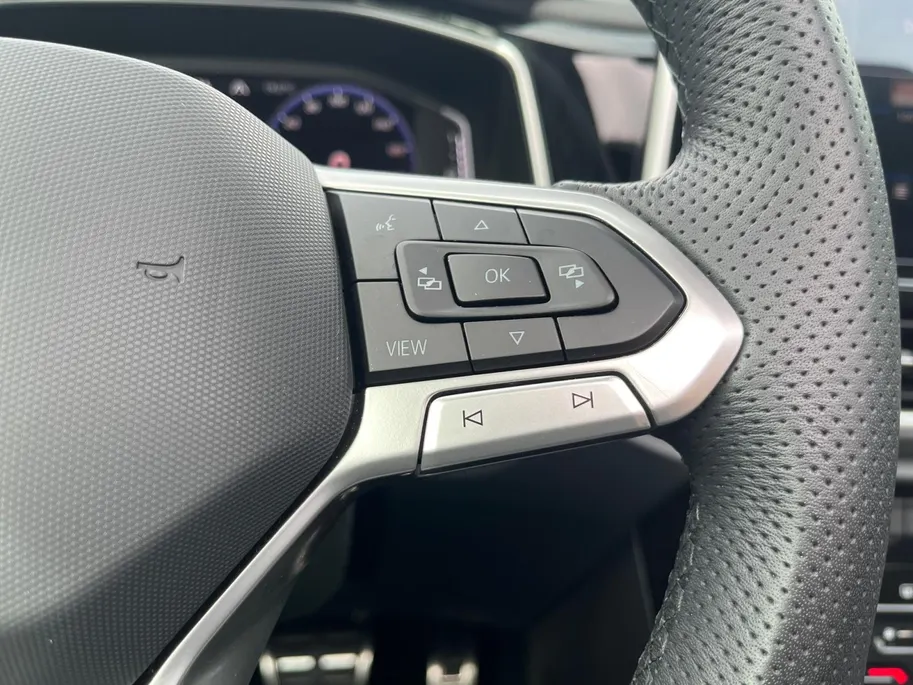 Volkswagen T-Roc 1.5 TSI R-Line Edition | Panoramadak | Parkeercamera | Adaptieve Cruise Control