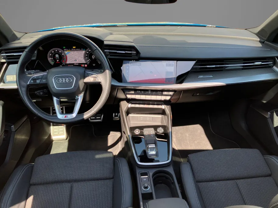 Audi A3 Sportback 45 TFSIe 245pk S edition Competition · Panoramadak · Camera · Massage functie · Apple/Android Car Play · Adaptive Cruise Control · Elektrisch verstelbare stoelverstelling · Stoelverwarming ·