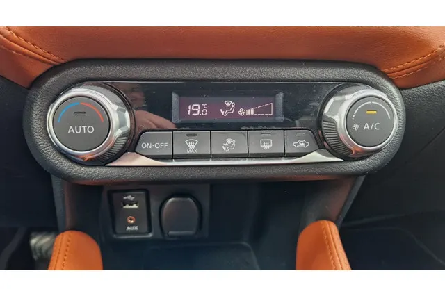 Nissan Micra 0.9 90PK N-Connecta - Interieur Pack Oranje - Navi Pack - Camera