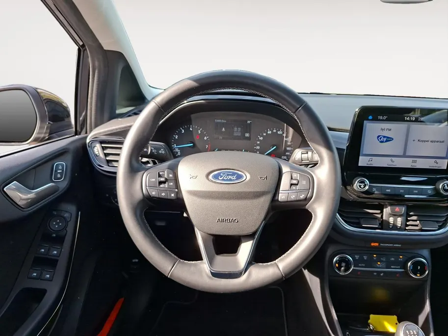 Ford Fiesta 1.0 EcoBoost Hybrid Titanium | Stoel- stuur en voorruitverwarming | Apple Carplay & Android auto | Cruise control