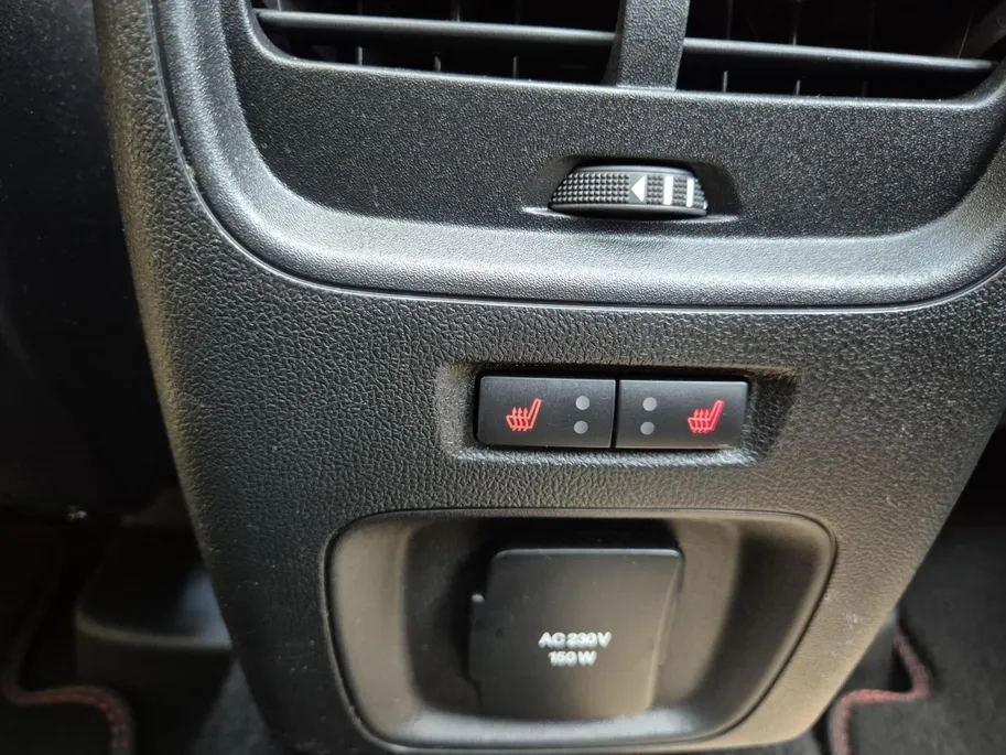 Ford Kuga 2.5 PHEV Vignale | Climate Control | Cruise Control | Navigatie | Camera | Stoelverwarming | Panoramadak | Stoelverwarming voor en achter |
