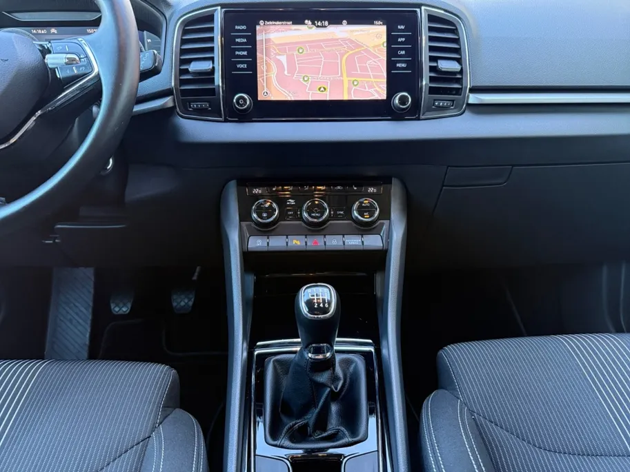 Škoda Karoq 1.0 TSI Business Edition | camera | PDC voor + achter | digitaal