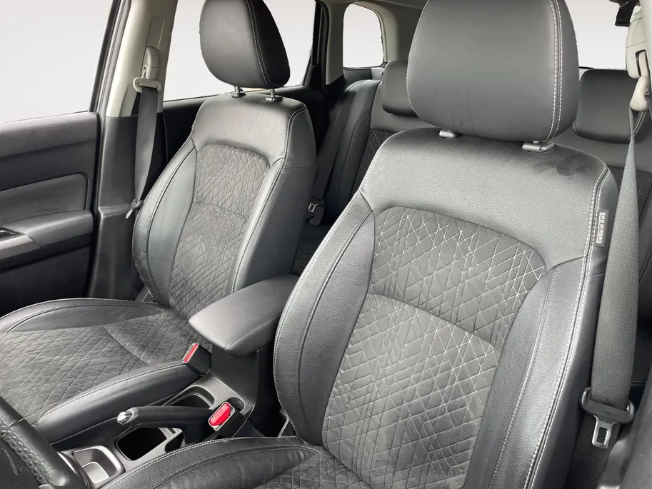 Suzuki Vitara 1.5 Hybrid Style *Automaat*Navi+Camera*Adapt. Cruise Control*Stoelverwarming*Climate Control*LM.Velgen*Trekhaak*Zeer nette auto!