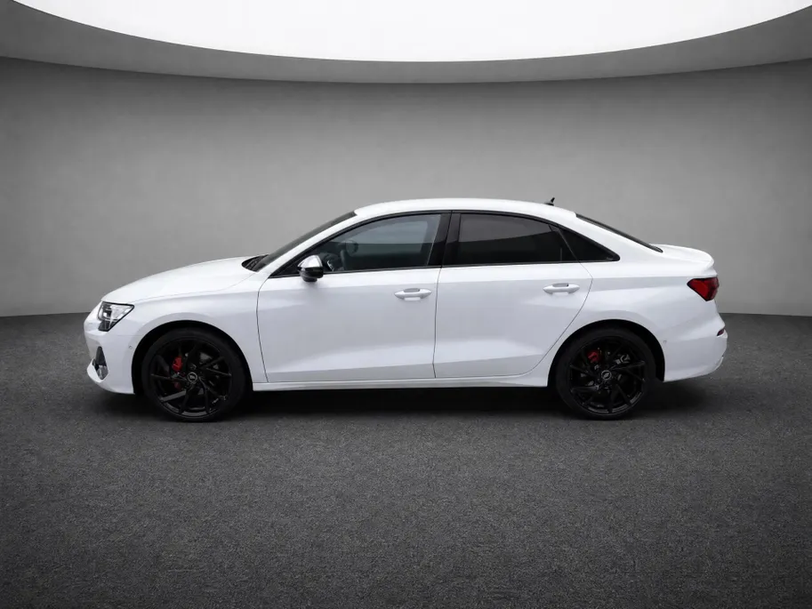 Audi A3 Limousine Advanced edition 30 TFSI 116 PK Limousine · Sonos · Optiekpakket zwart plus · Lichtpakket plus ambient light · MEGA Sale