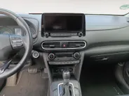 Hyundai Kona 1.6 GDI HEV Premium | Trekhaak | Apple Carplay/Android Auto | Adaptive cruise control | Dodenhoek herkenning | Leren bekleding
