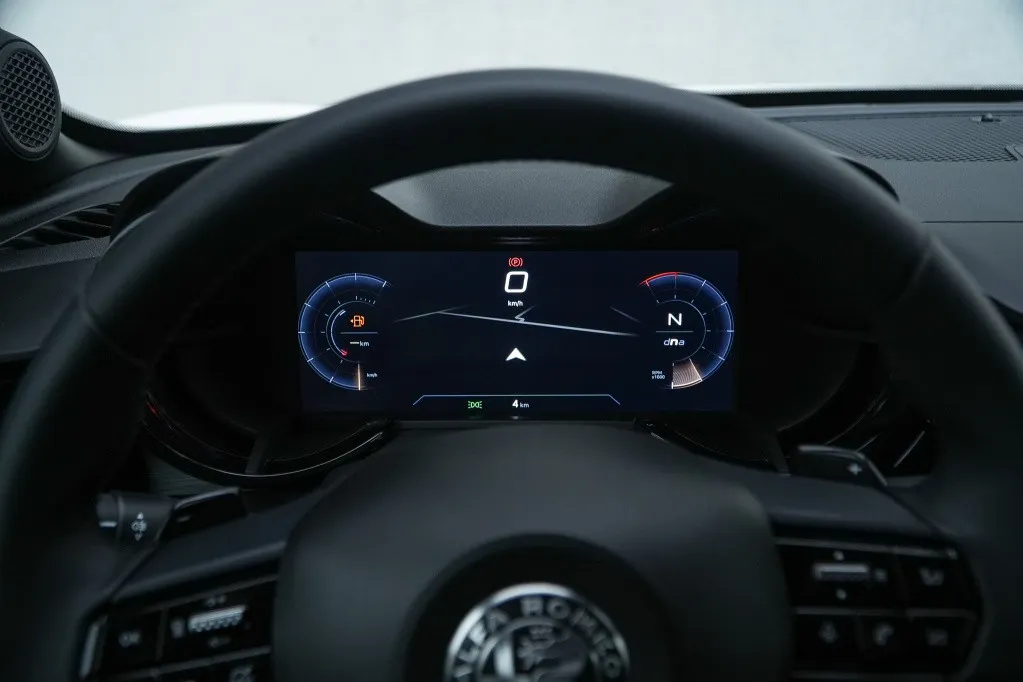 Alfa Romeo Junior 1.2 Turbo 136 PK Ibrida Speciale | Techno | Camera | Navi | Carp