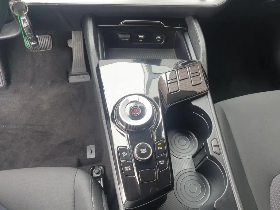 Kia Sportage 1.6T Hybrid DynamicLine | Navigatie | Camera | Parkeersensoren voor en achter | Apple Carplay / Android Auto |