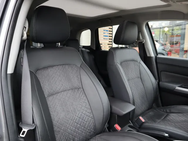 Suzuki Vitara 1.4 BoosterJet Stijl Automaat Trekhaak | Pano Dak | Carplay | Adaptive Cruise
