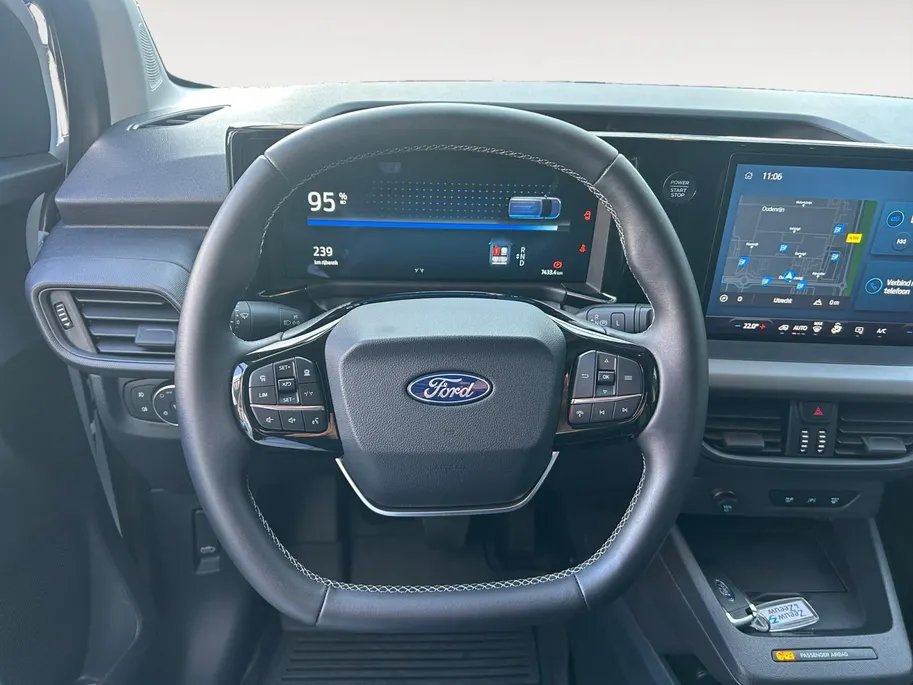Ford E-Transit Courier Limited 44 kWh |Trehaak| Camera| Apple Carplay/Android Auto| stuurwiel verwarmd| 12 maanden Bovag Garantie|