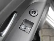 Kia Venga 1.4 CVVT First Edition | 16' LM | Trekhaak | Navi | Airco | Cruise | Camera | PDC | All seasons |