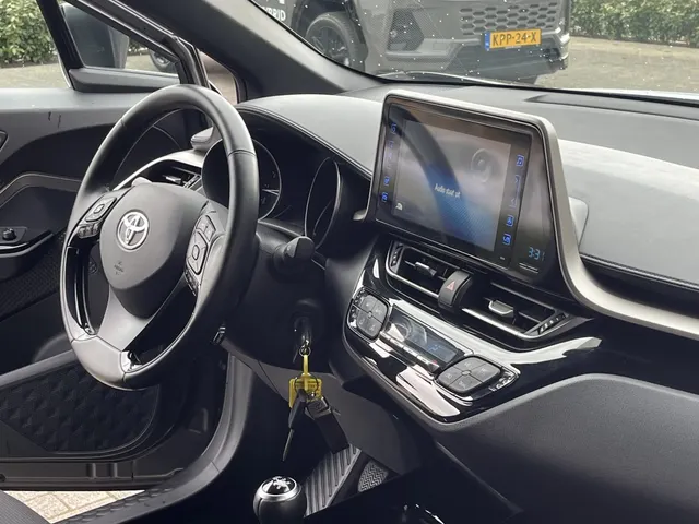 Toyota C-HR 1.2 Dynamic | Stuur en Stoelverwarming
