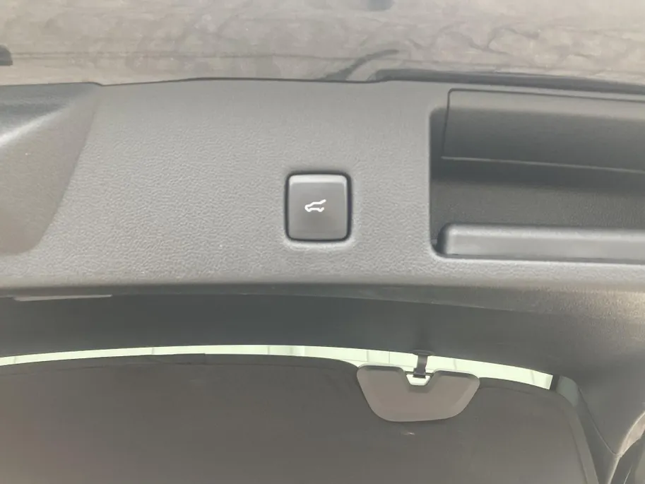 Ford Kuga 2.5 PHEV Vignale Afneembare trekhaak - Panoramadak - Headup Display - BLISS - Lederen bekleding - Elektrische achterklep