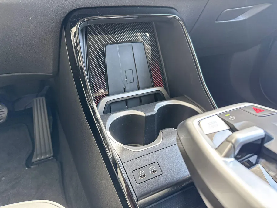 BMW iX2 eDrive20 67 kWh