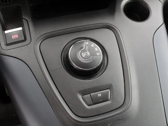 Peugeot Rifter Long 1.2 Puretech Long Allure Automaat | Carplay / Android Auto | Clima | Park sens
